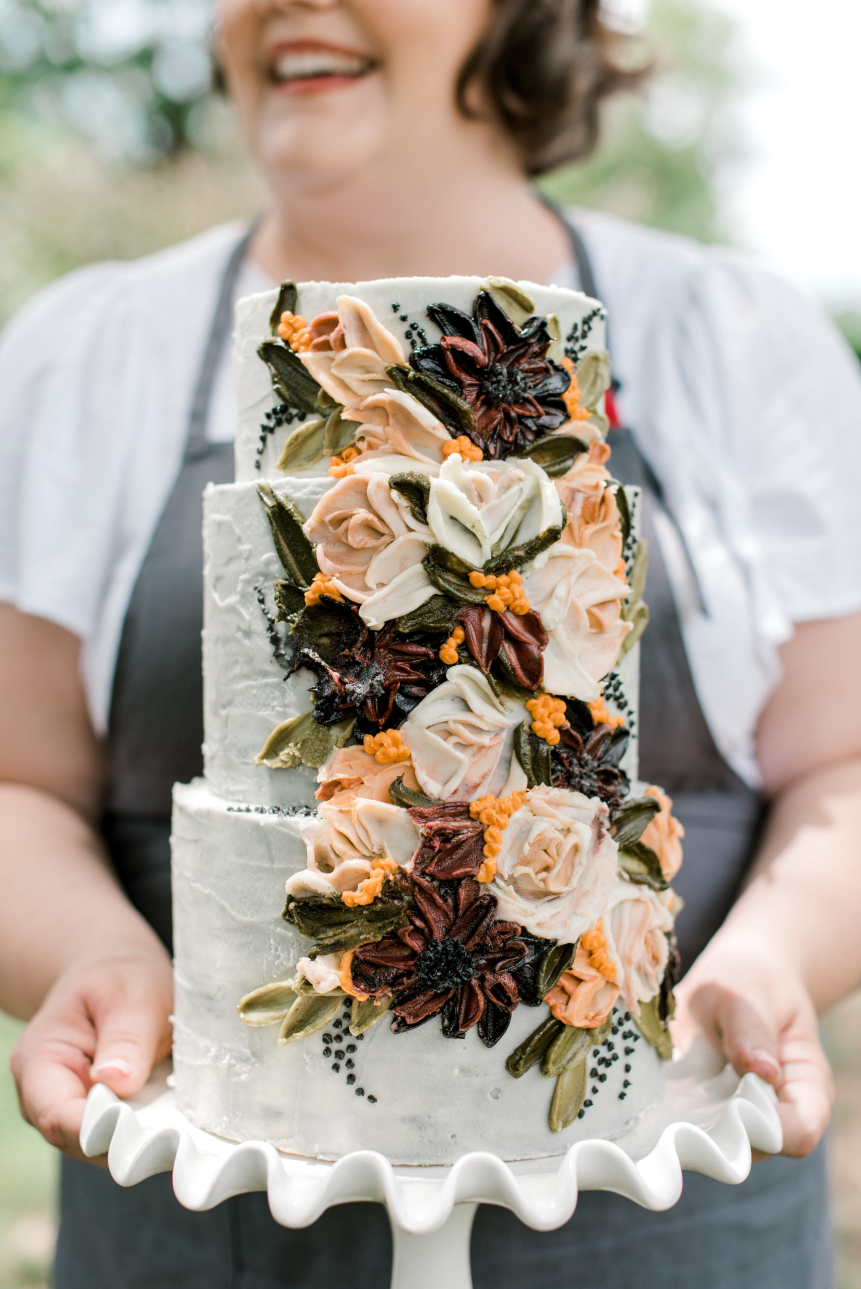10 Bloom Cake - Cake table of sculpted butter cream wedding cake
